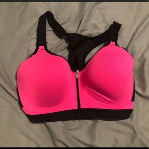 2 Victoria’s Secret sports bras 32 DD